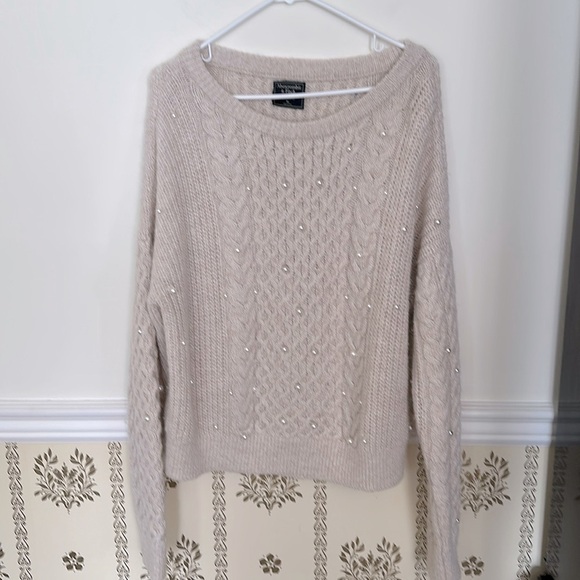 Abercrombie & Fitch Wool Blend Cable Knit XL Neutral Sweater with Pearl Accents - Picture 1 of 13